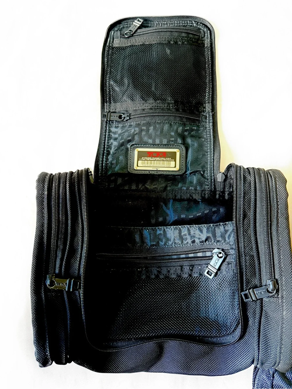 Tumi Alpha Travel Kit hanging Toiletry Bag Black 2691D3 with small pouch eyemask